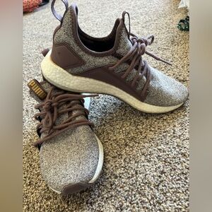 Brown women’s pumas